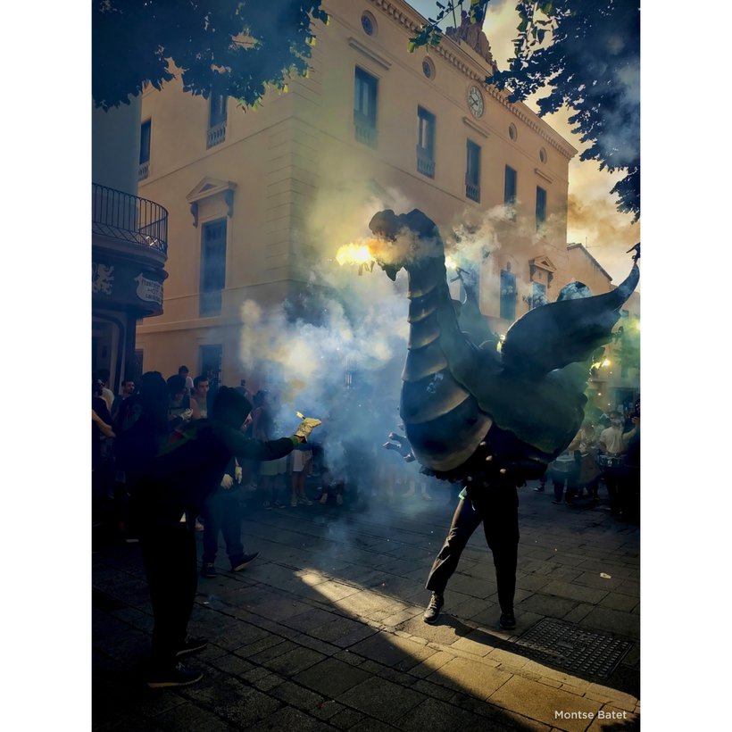 EL DRAC, el seu foc, el seu ball i aquesta llum